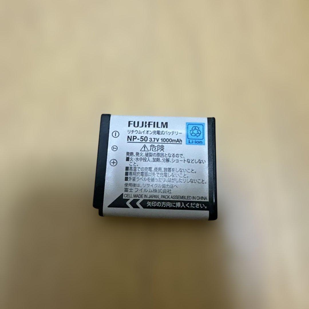 FUJIFILM FinePix F50fd シルバー 動作確認済み - メルカリ