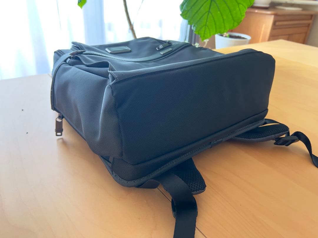 【美品】トゥミ Tumi ALPHA2 スリム ブリーフパック リュック グレー