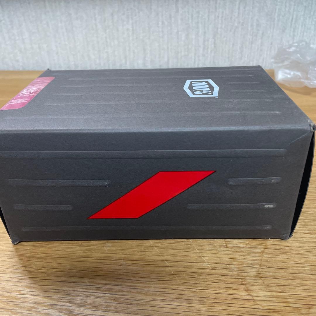 100パーセント　ワンハンドレッド ブラック スモークミラーサングラス