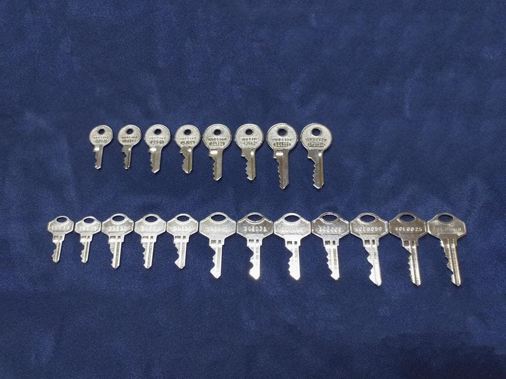 ALPHA/SOL 南京錠 同一キー 共通キー 純正キー 20本フルセット ALPHA SOL 南京錠 同一キー 純正20本フルセット【設備 同一鍵 合鍵】