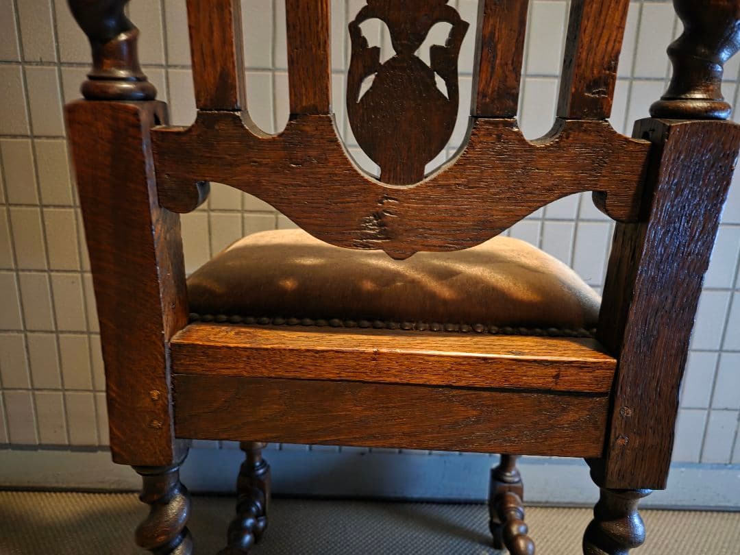 希少 アンティーク ツイストレッグチェア アンティーク 木製 彫刻入り椅子