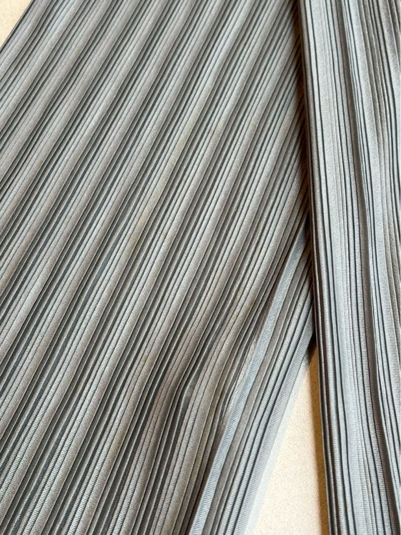 【美品】ISSEY MIYAKE イッセイミヤケ ネックウォーマー グレー