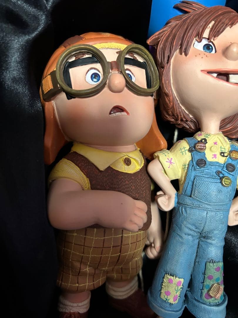 カールじいさんの空飛ぶ家　カール　エリー　幼少期　フィギュア　レア