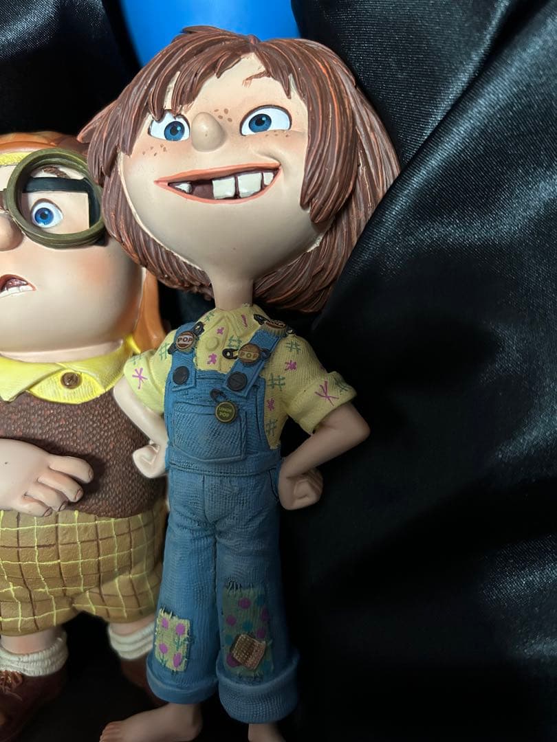 カールじいさんの空飛ぶ家　カール　エリー　幼少期　フィギュア　レア