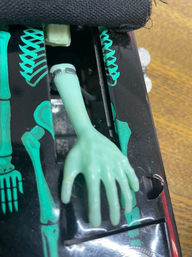 COFFIN BANK 骸骨デザイン 機械式ワインドアップ