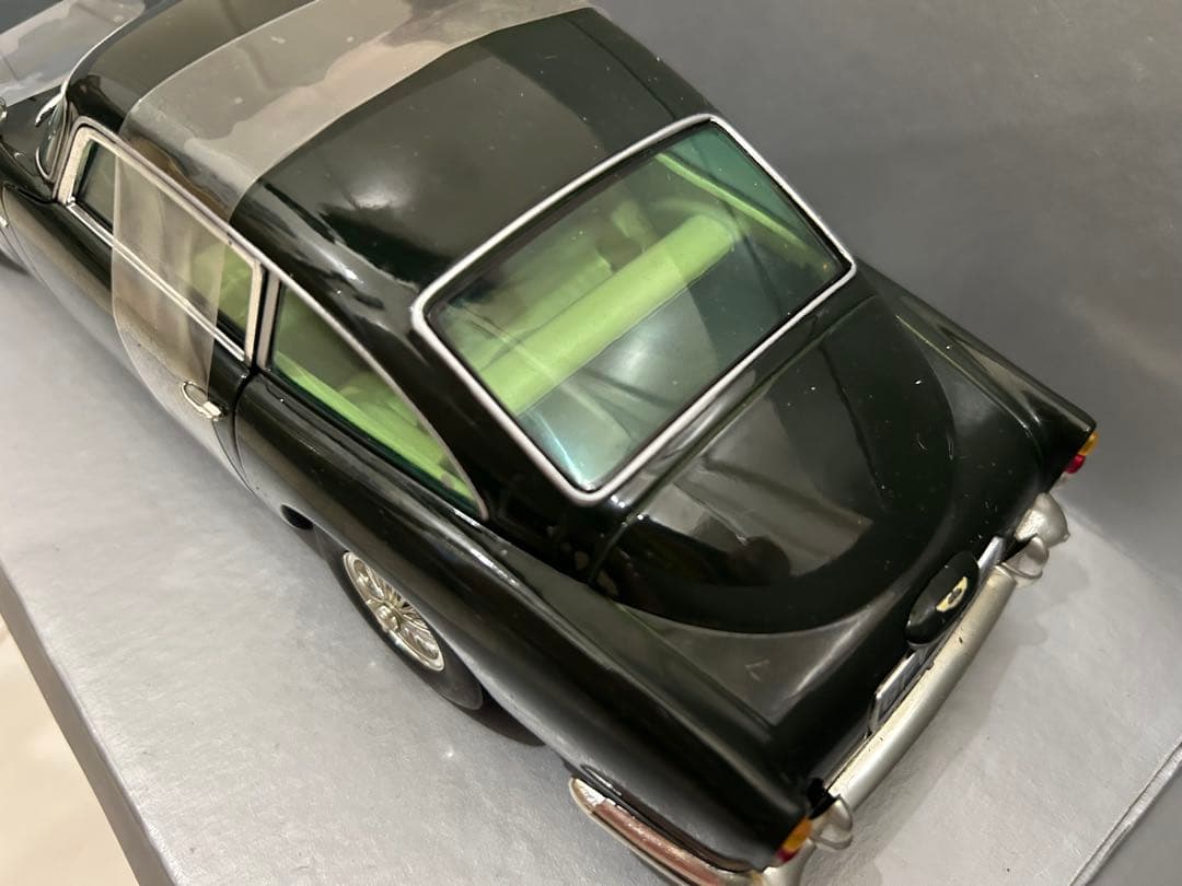 希少 1/18 アストンマーチン DB5 グリーン CHRONO 未展示