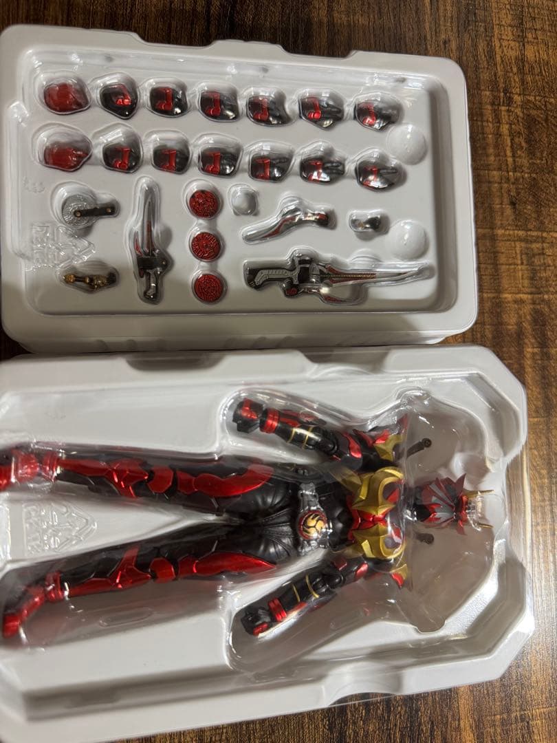 S.H.Figuarts(真骨彫製法) 仮面ライダー装甲響鬼