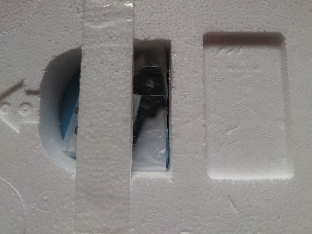 オートアート1/18ケーニグセグレゲーラ HORIZON BLUE