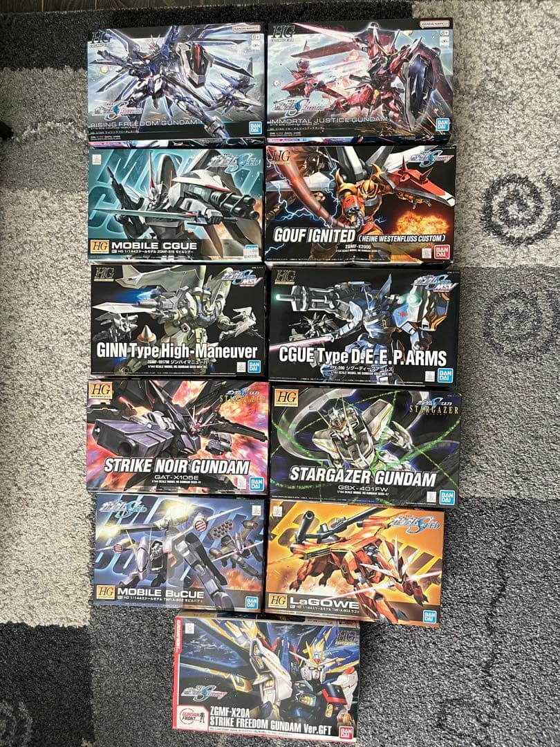 フランスから届いたアンティーク雑貨、ドロンワークレースのテーブル