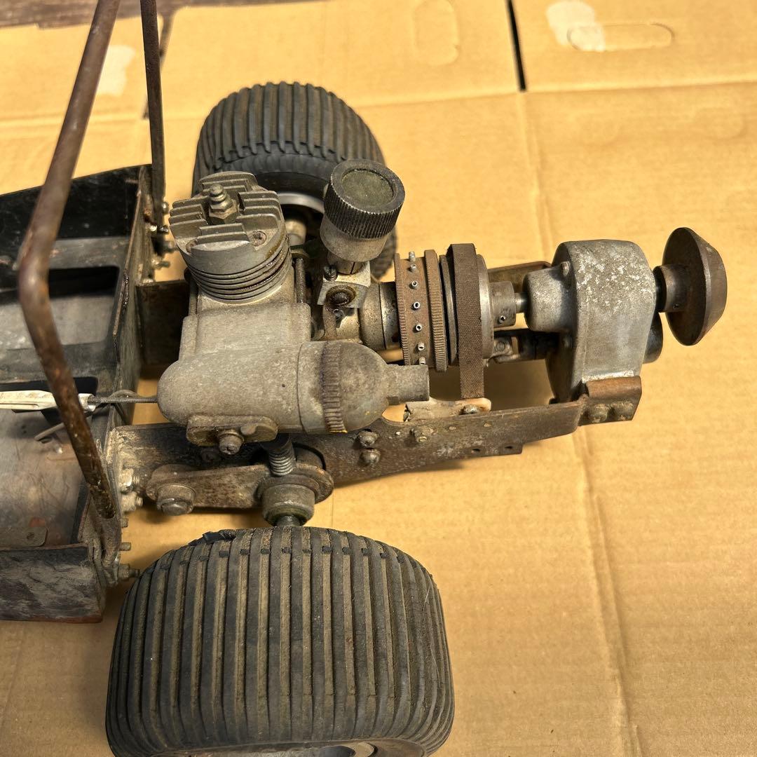 エンジン ラジコンカー