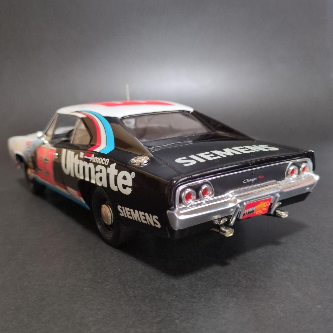 1/18ミニカー　 NASCAR　DODGE CHARGER　#93