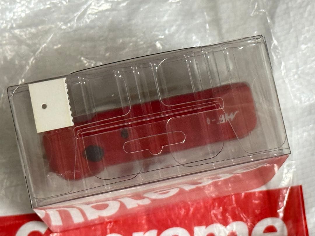 Supreme × YASHICA ロゴフィルムカメラ 新品未使用 - メルカリ