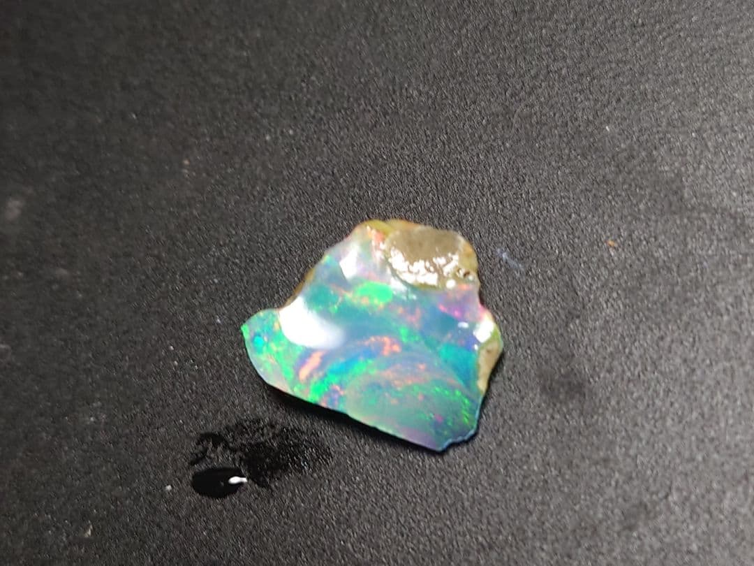 エチオピアウェロ産 チョークオパール 原石 鉱物標本 虹 エチオピア