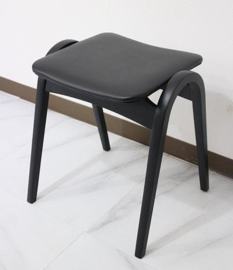 美品 秋田木工 スタッキング スツール チェア 椅子 曲木 マッドブラック202