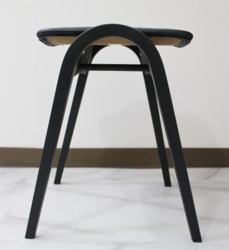 美品 秋田木工 スタッキング スツール チェア 椅子 曲木 マッドブラック202