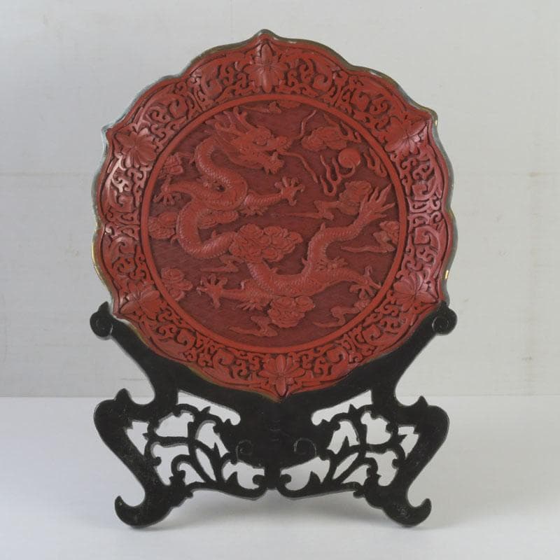 中国　剔紅　堆朱　雲龍文盤　輪花皿　飾皿　皿立付　M　9776