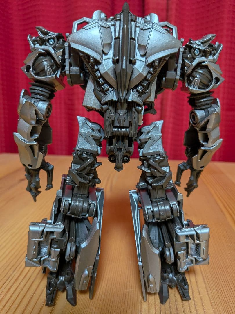 トランスフォーマー スタジオシリーズ　メガトロン　一作目