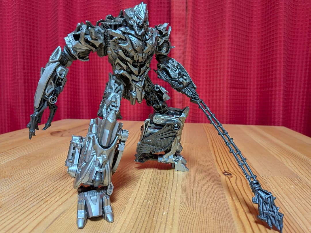 トランスフォーマー スタジオシリーズ　メガトロン　一作目