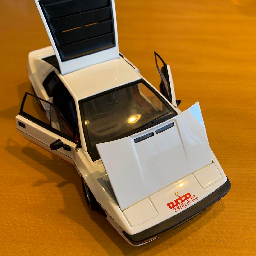 オートアート1/18 LOTUS esprit turbo ※少々難あり