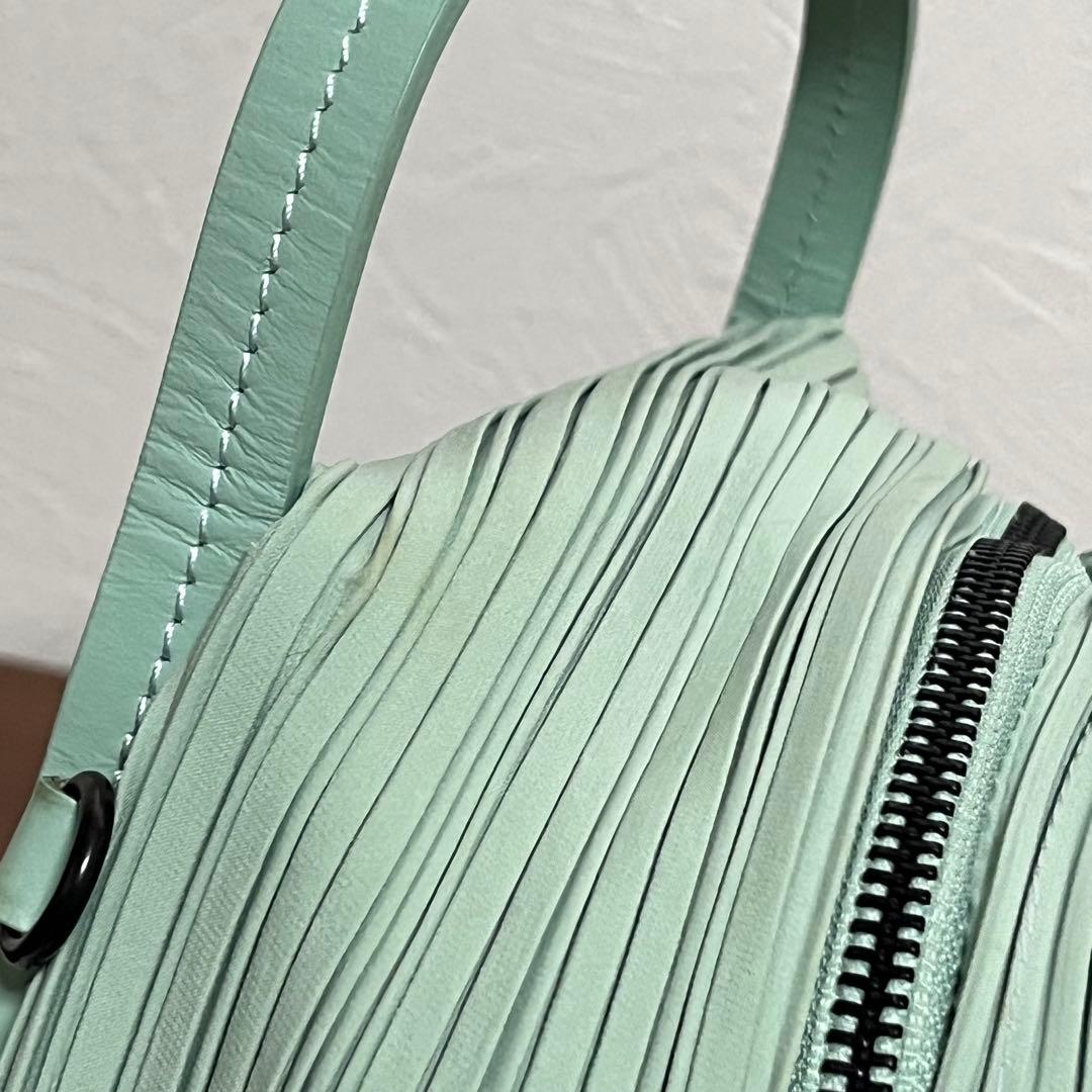 tomomo✨美品✨PLEATS PLEASEプリーツバッグライトグリーン