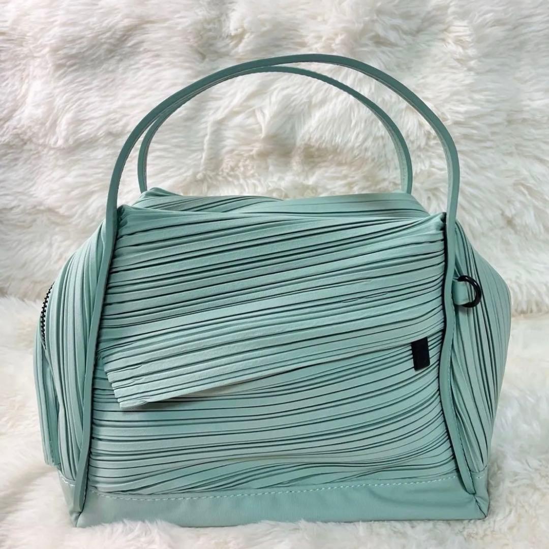 tomomo✨美品✨PLEATS PLEASEプリーツバッグライトグリーン