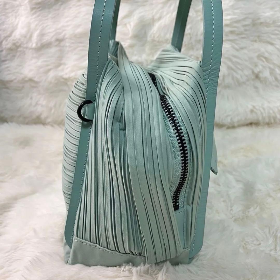 tomomo✨美品✨PLEATS PLEASEプリーツバッグライトグリーン