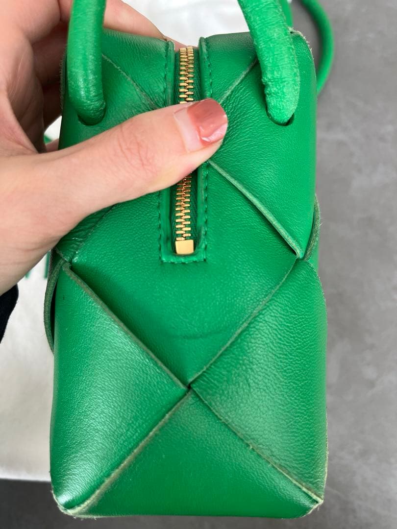 《bottega veneta》ミニカセットカメラバッグ