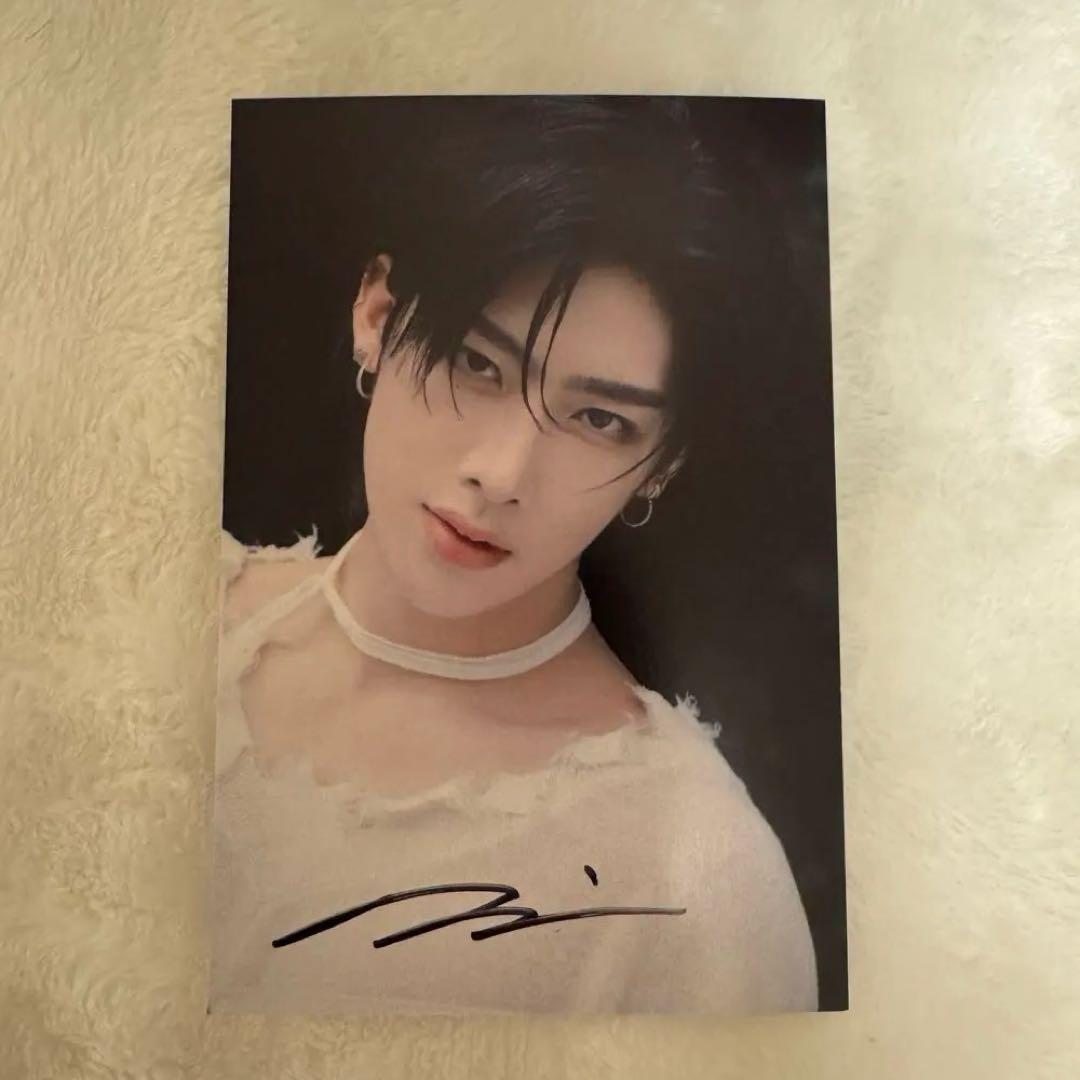 ③ZEROBASEONE リッキー 直筆サイン入りポストカード - メルカリ