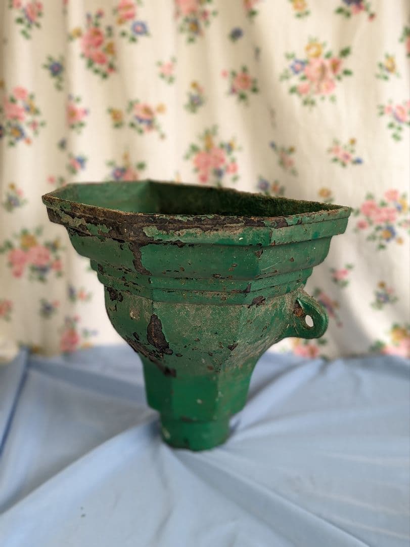 イギリス アンティーク 鉄製 壁掛けプランター 植木鉢 レンガ色