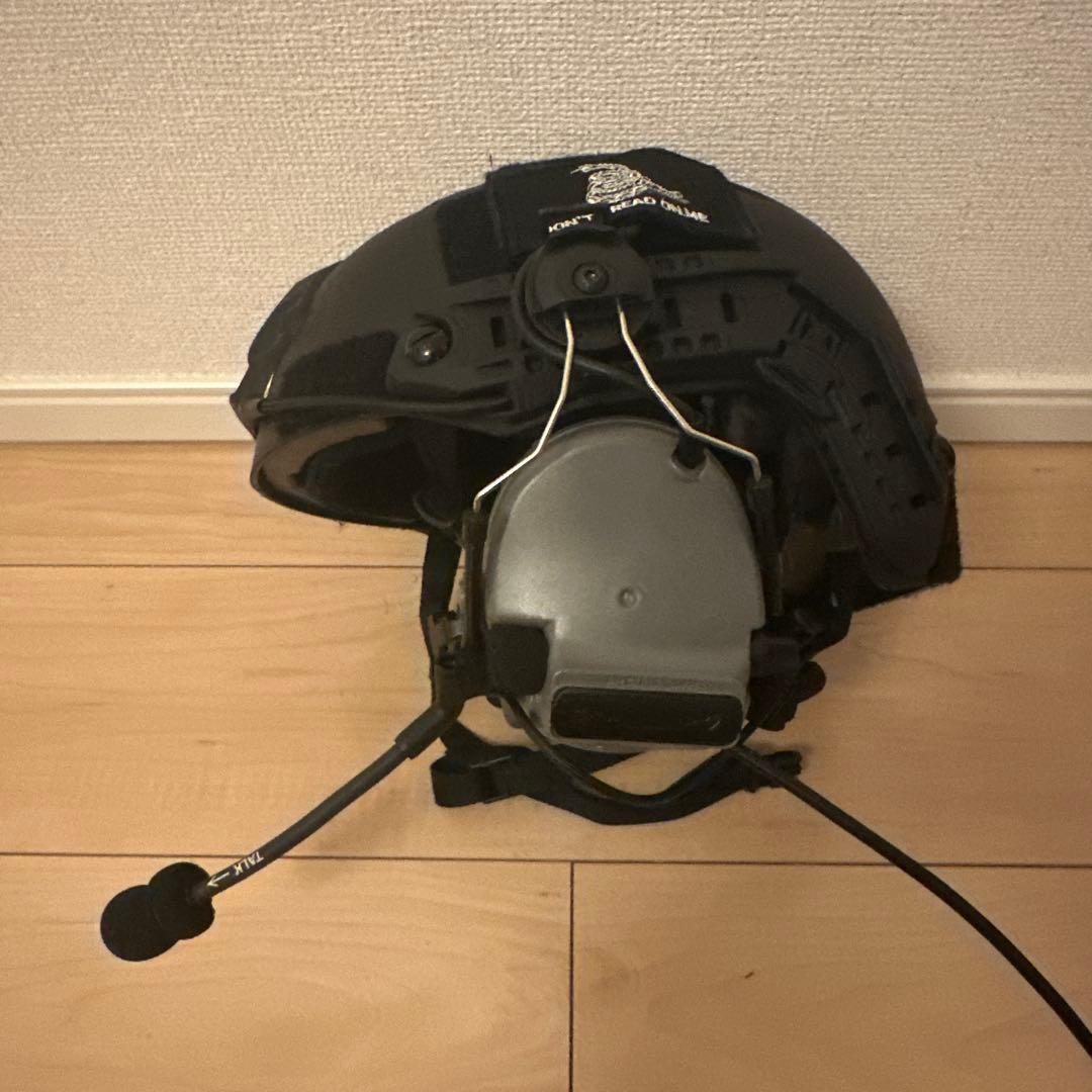 サバゲー引退品 (ベスト、上下、ヘルメット、インカム、ヘッドセット