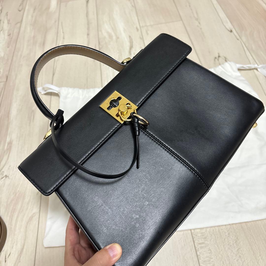 短時間使用　Cafune レザーショルダーバッグ ブラック