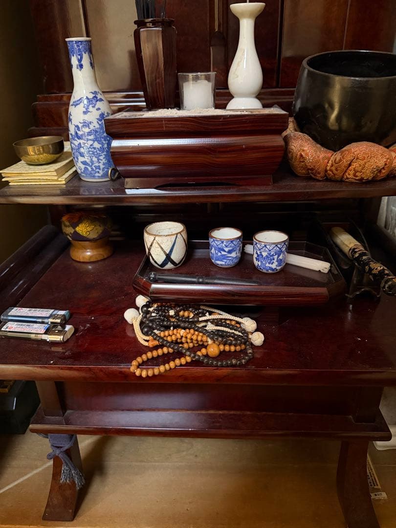 90万円前後？総無垢シタン？カリン？ 巨大家具調仏壇 最高級 最高級