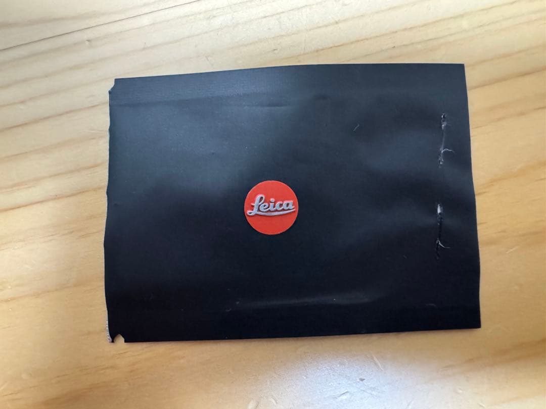 美品】Leica M6 黒バッジ換装済 (赤バッジ付) - メルカリ