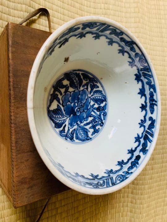 中国明時代牡丹紋様染付大碗(元箱付き)