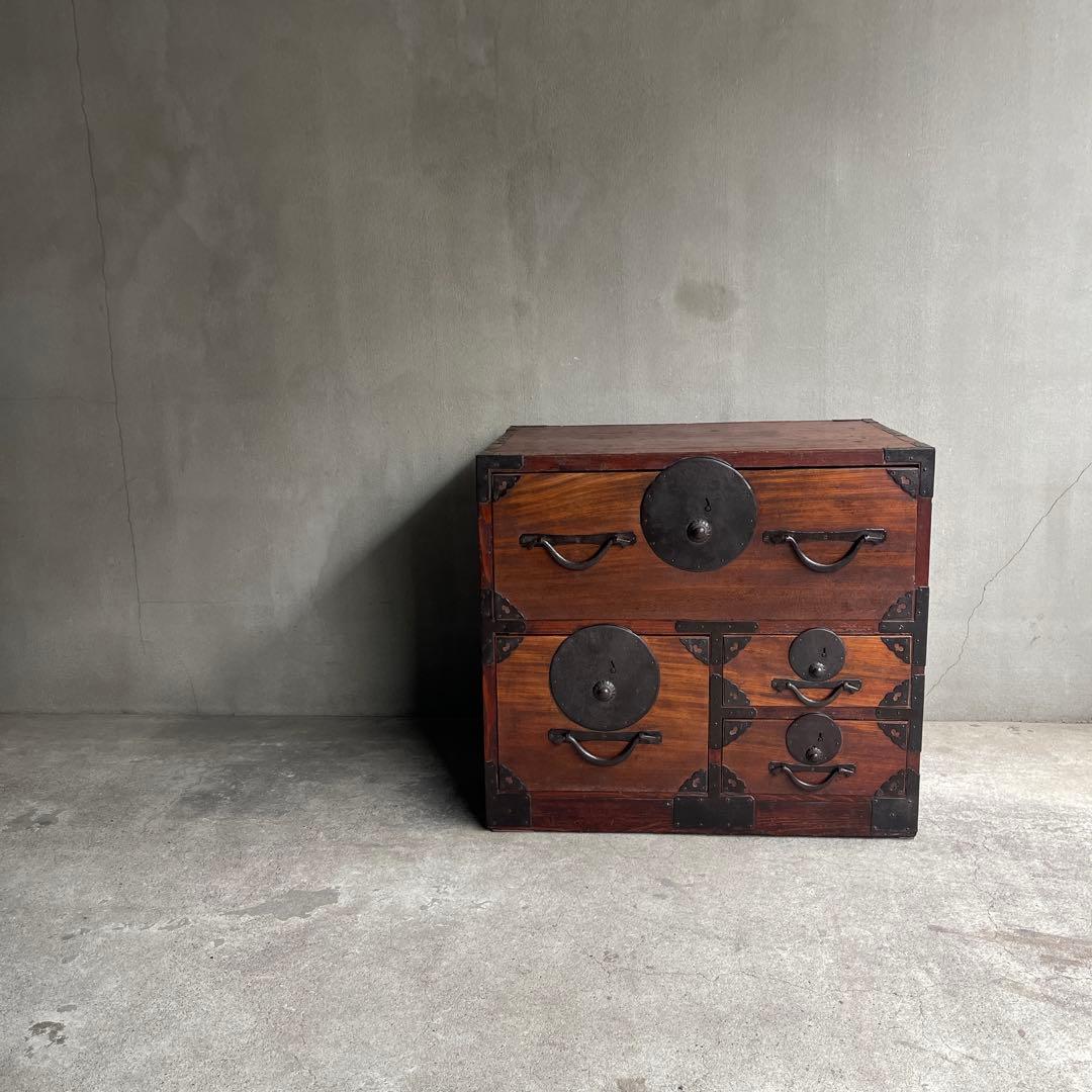 和製アンティーク 明治大正期 会津箪笥 引手金具 小振りサイズ 引き出し 和製アンティーク 明治大正期 会津箪笥 引手金具 小振りサイズ 引き出し