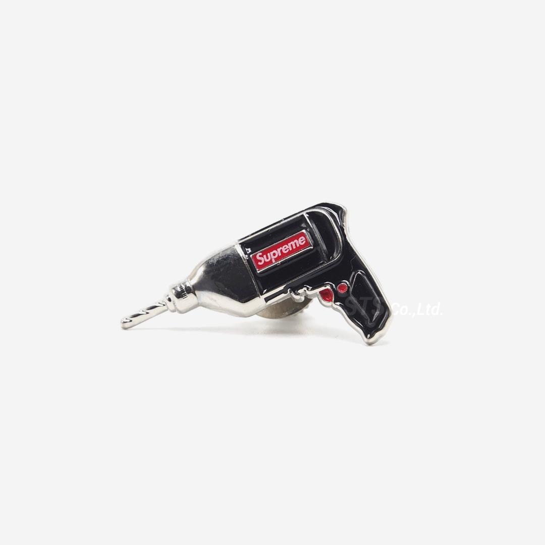 新品未開封 19ss Supreme Power Drill Pin ピンバッチ - メルカリ