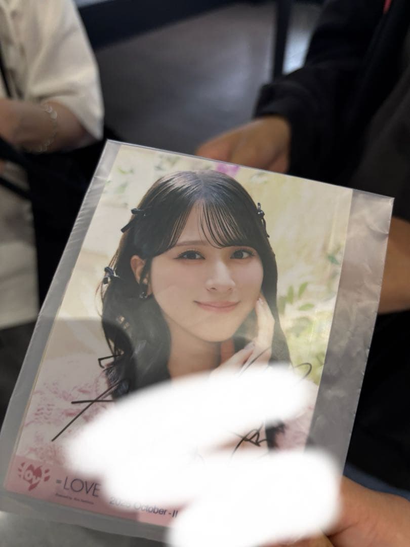 佐々木舞香ラブソングに襲われるMV衣装生写真直筆