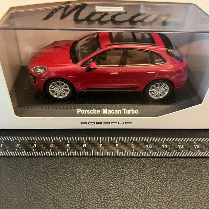 ポルシェ　マカン　ノベルティミニカー ポルシェ MACAN マカン 1/32 ミニカー 全4色 ライト点灯 エンジン