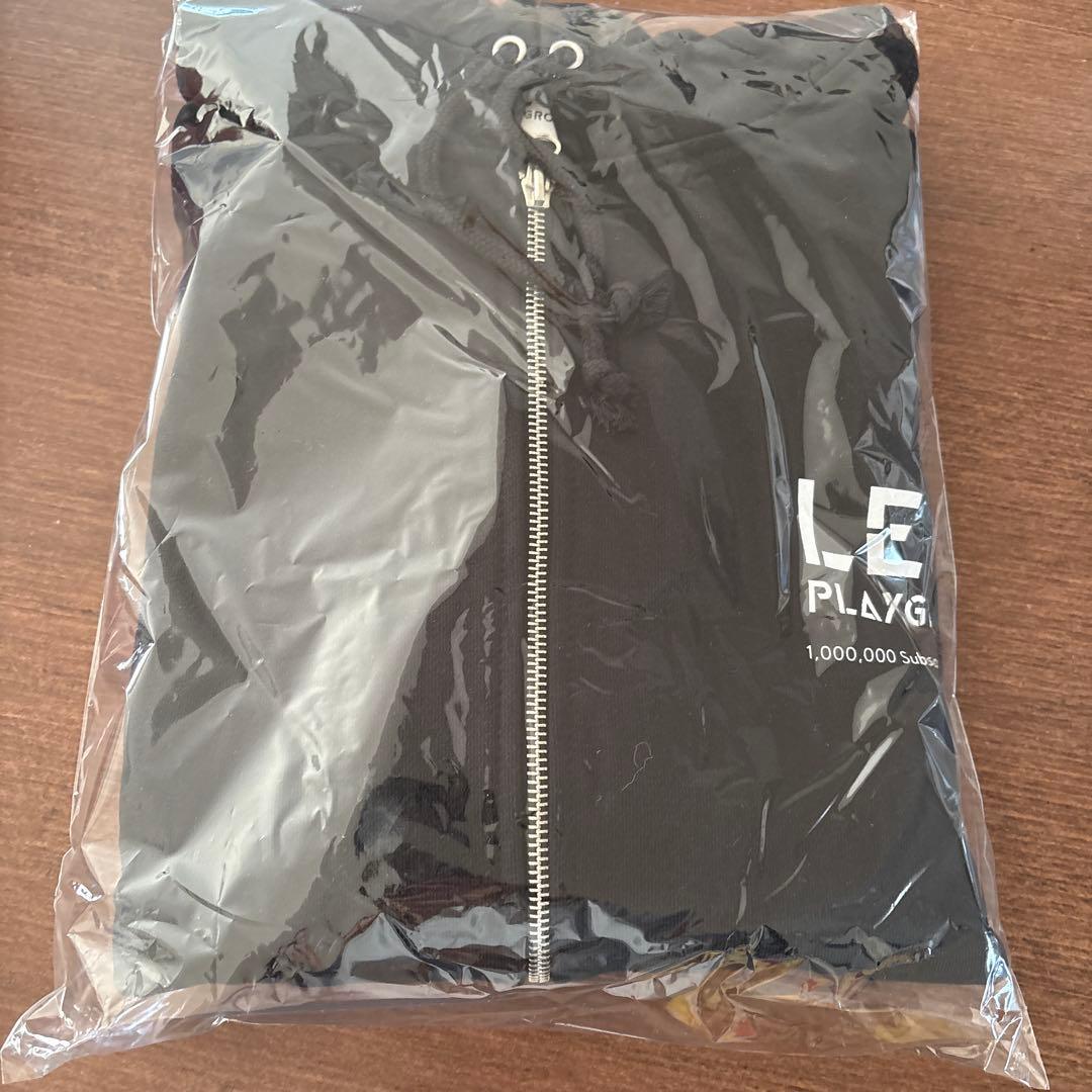 山田涼介　LEO ビッグパーカー バックプリント　Ｌサイズ　ジップパーカー 山田涼介 LEO パーカー ジップパーカー ブラック LEO size｜Yahoo