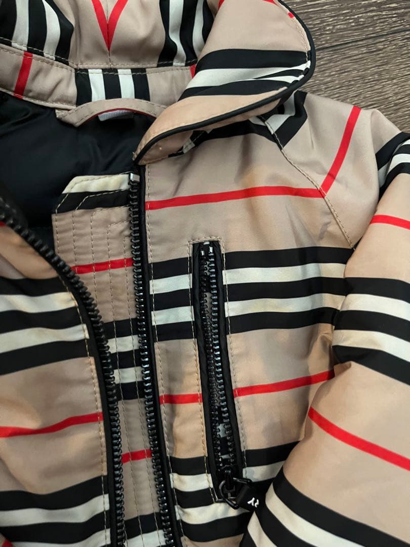 BURBERRY ダウンジャケット　98㎝　3y