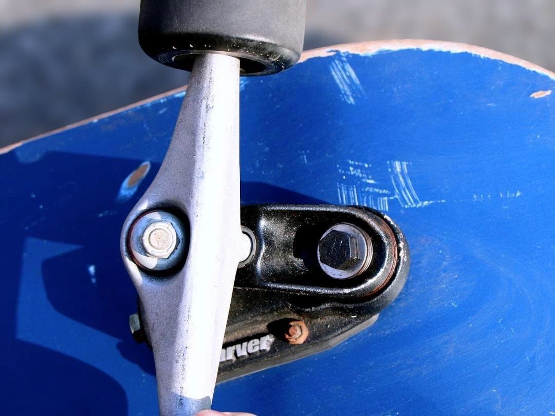 スケートボード Carver カーバー Griffin 35インチ 前スイング