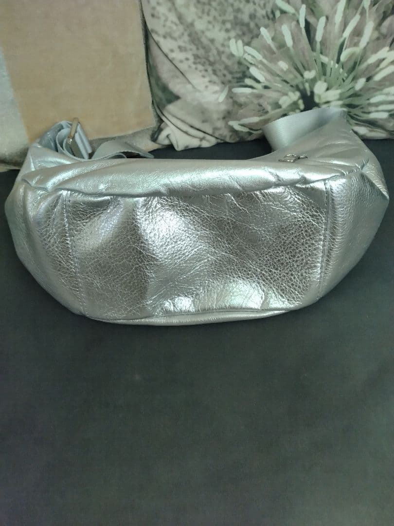 russet　ラシット ソフトレザーラウンドショルダーバッグ