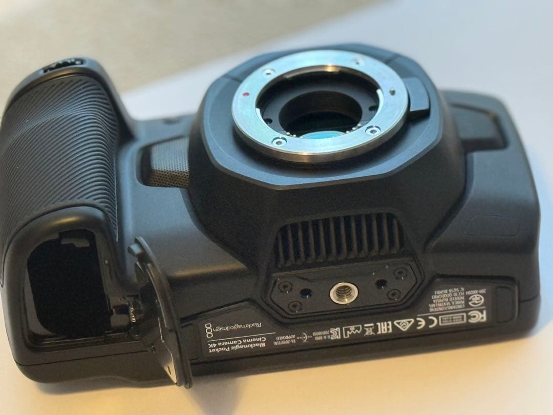 BMPCC 4K 本体 MFT／動作良好 元箱/電源互換LP-E6付 キャップ無