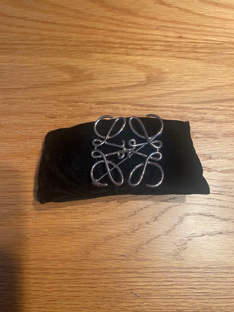 ロエベシルバーブローチ ロエベ 大人気シルバーブローチ LOEWE