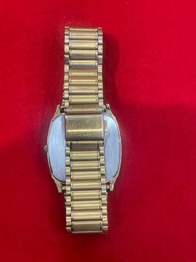 ビンテージSEIKO クォーツ 腕時計 スクエア型クラシカルデザイン