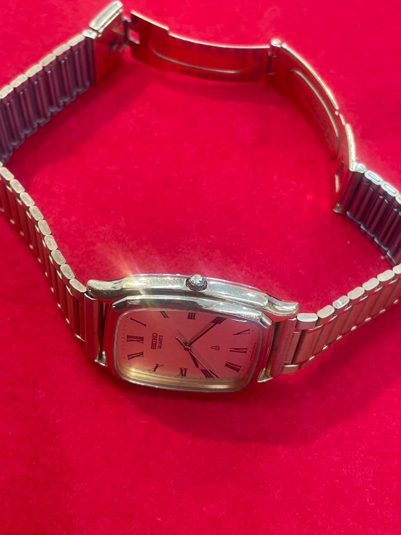 ビンテージSEIKO クォーツ 腕時計 スクエア型クラシカルデザイン