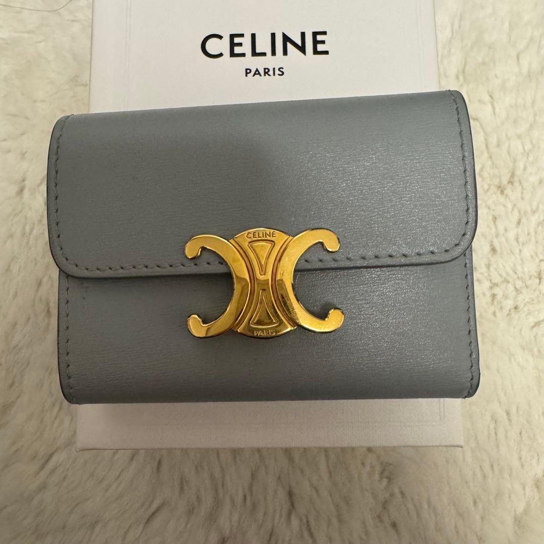 セリーヌ　スモール フラップウォレット トリオンフ　シャイニーカーフスキン