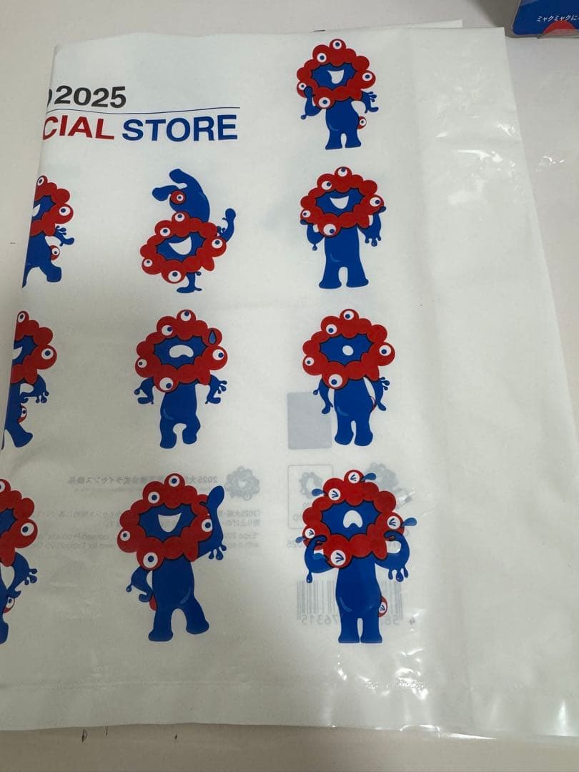 LABUBU MYAKU-MYAKU ストラップ付 ラブブ 万博 ミャクミャク