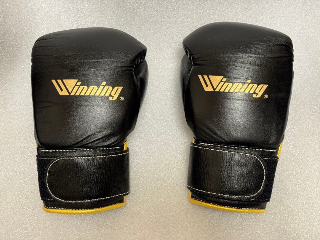 Winning ボクシンググローブ 8 oz 黒ウイニング