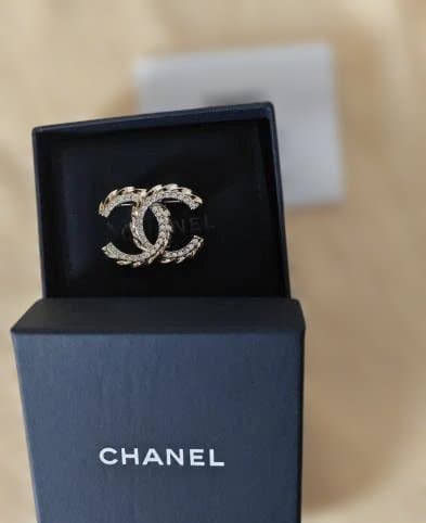シャネルプローチココマークラインストーンアクセサリー